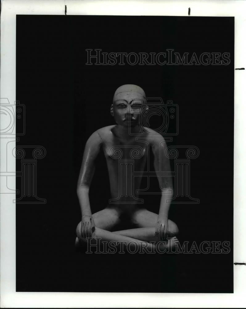 1987 Press Photo The seated figure by Vera Cruz - cva60096 - Historic Images