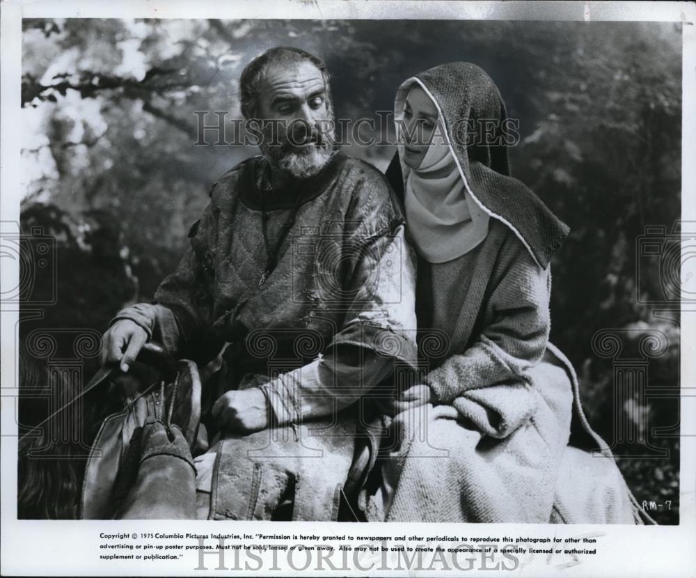 1975 Press Photo Sean Connery &amp; Audrey Hepburn in Robin &amp; Marian - cvp43036 - Historic Images