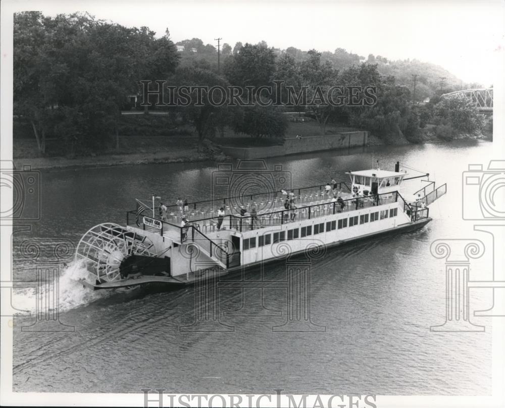 1990 Press Photo Sternwheeler Paddleboats - Historic Images