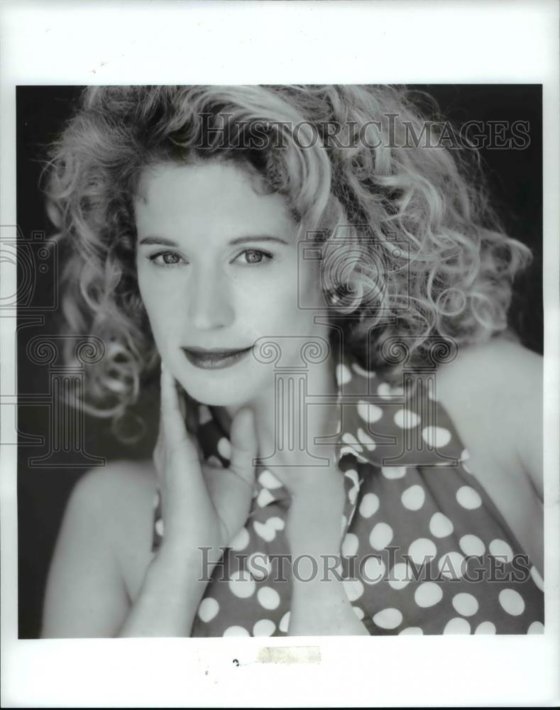 1995 Press Photo Nancy Travis on Almost Perfect - cvp54835 - Historic Images