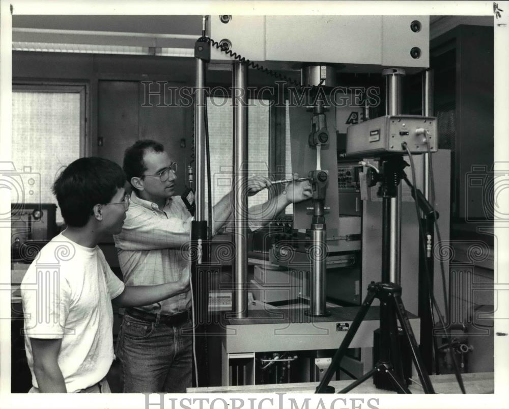 1991 Press Photo The BP America and CWRU Polymer research Program - Historic Images