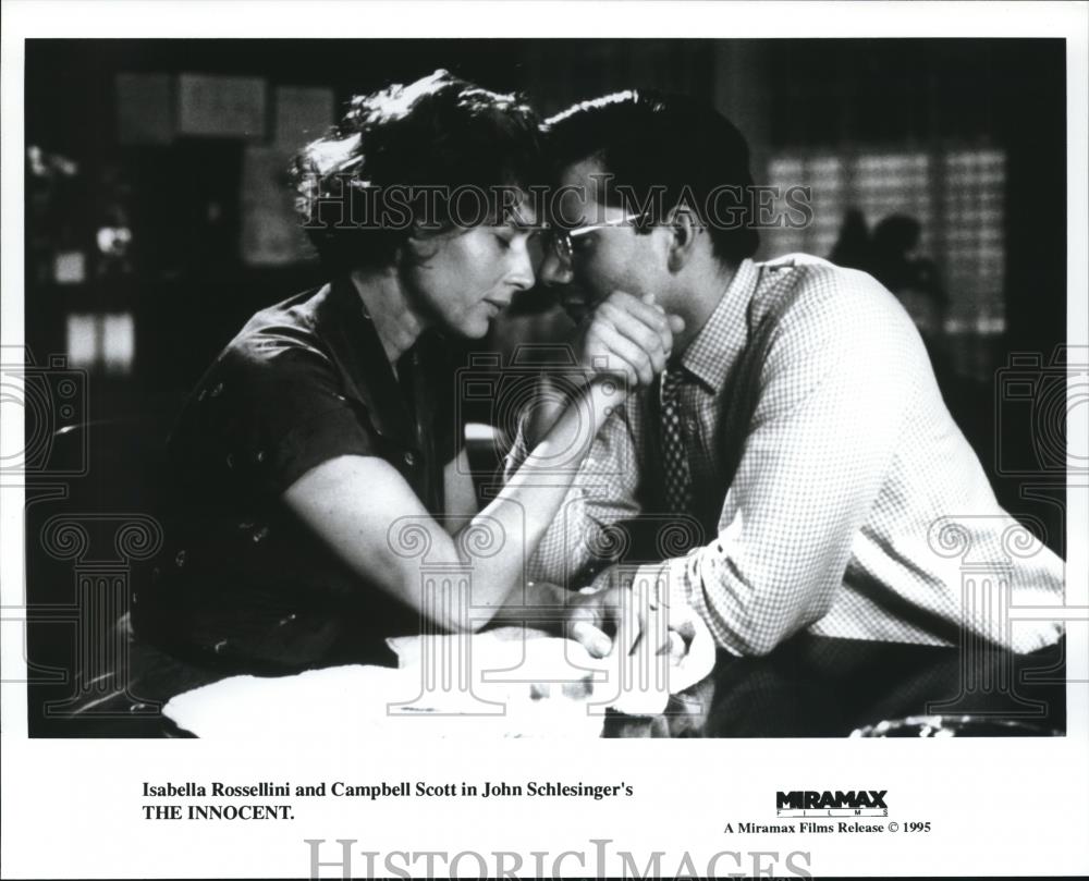 1995 Press Photo Isabella Rossellini and Campbell Scott in The Innocent - Historic Images