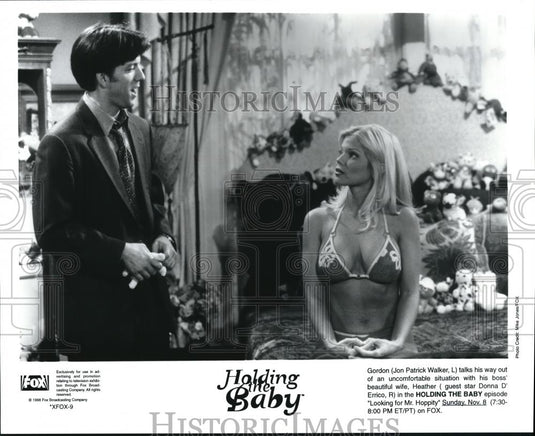 1998 Press Photo Jon Patrick Walker and Donna Errico in Holding the Baby - Historic Images