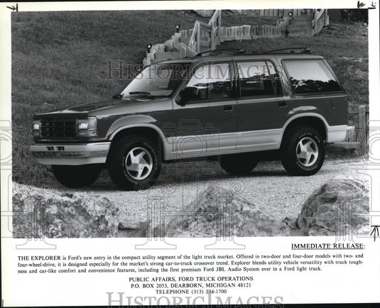 1990 Press Photo Ford Explorer Two door &four door model with four wheel drive. - Historic Images