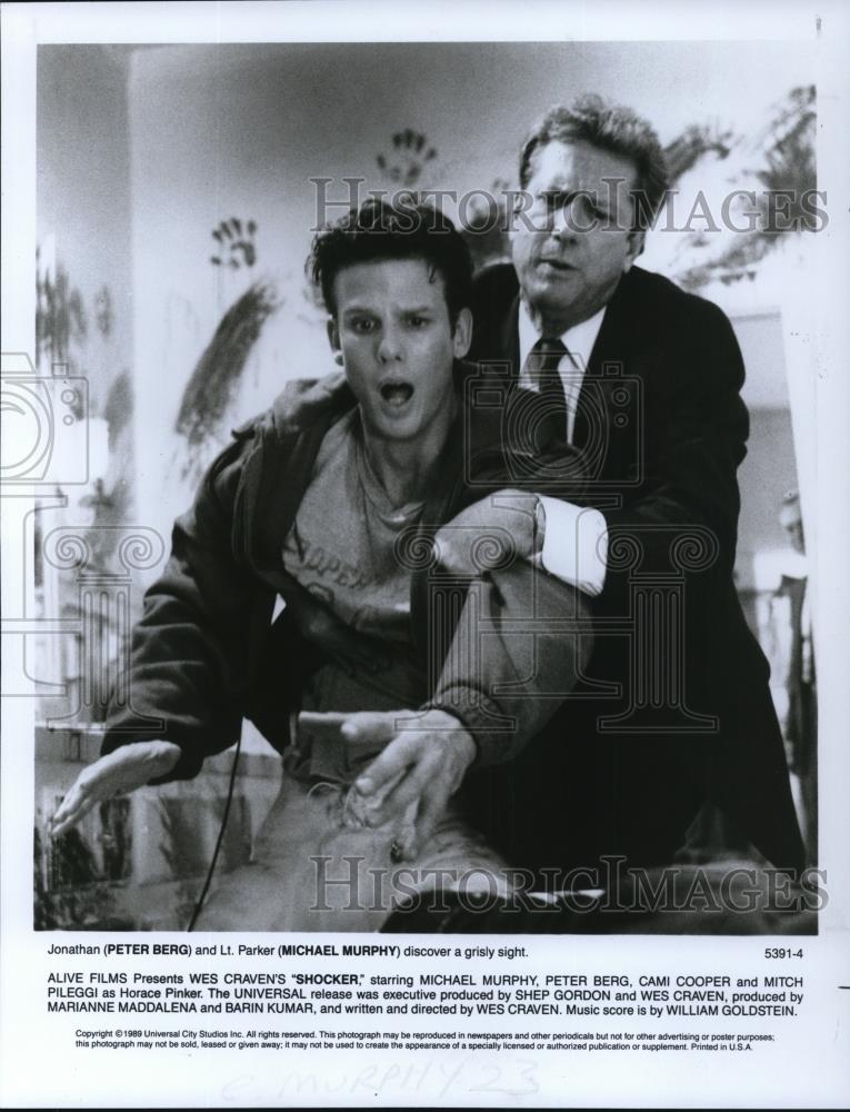 1989 Press Photo Peter Berg &amp; Michael Murphy in Wes Craven&#39;s Shocker - Historic Images