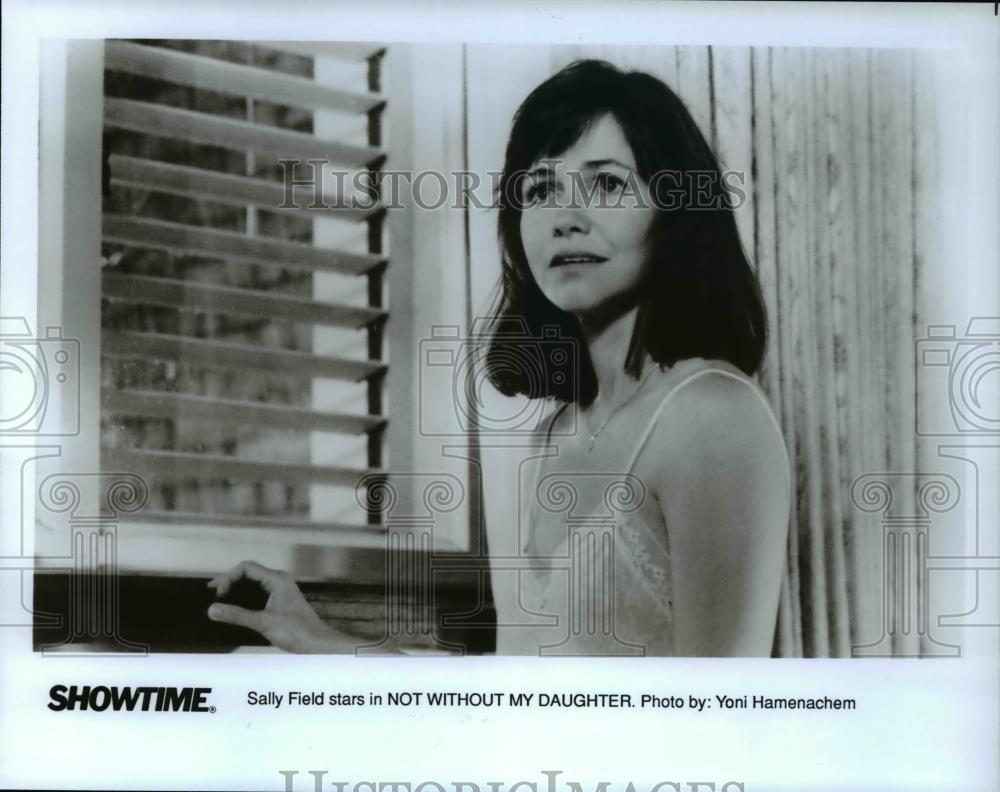 1992 Press Photo Sally Field in Not Without My Daughter - cvp44787 - Historic Images