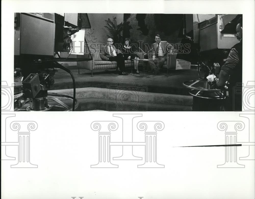 1982 Press Photo Scene from The Morning Exchange WEWS TV News Show - Historic Images