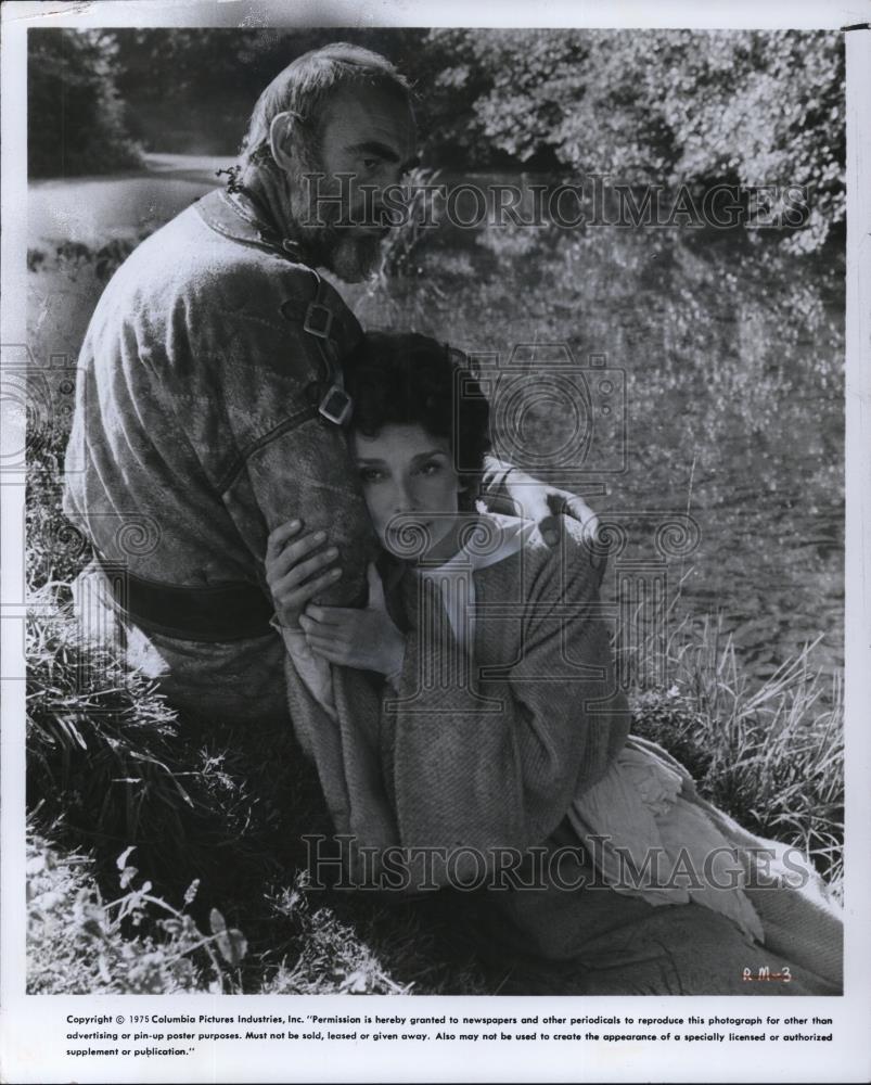 1975 Press Photo Sean Connery &amp; Audrey Hepburn in Robin &amp; Marion - Historic Images