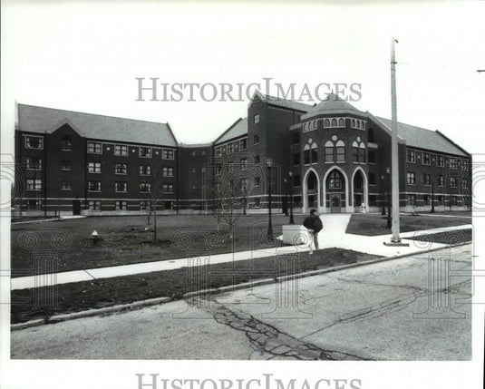1989 Press Photo East Hall Dorm Completed at John Carroll University - Historic Images