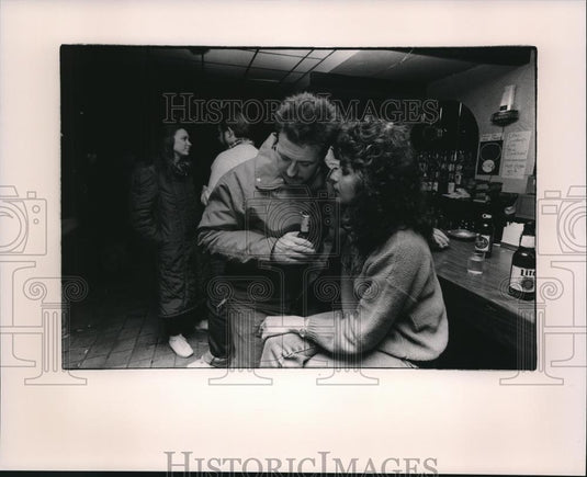 1988 Press Photo Michael Collins Sabina Alasti chat at JB's - Historic Images