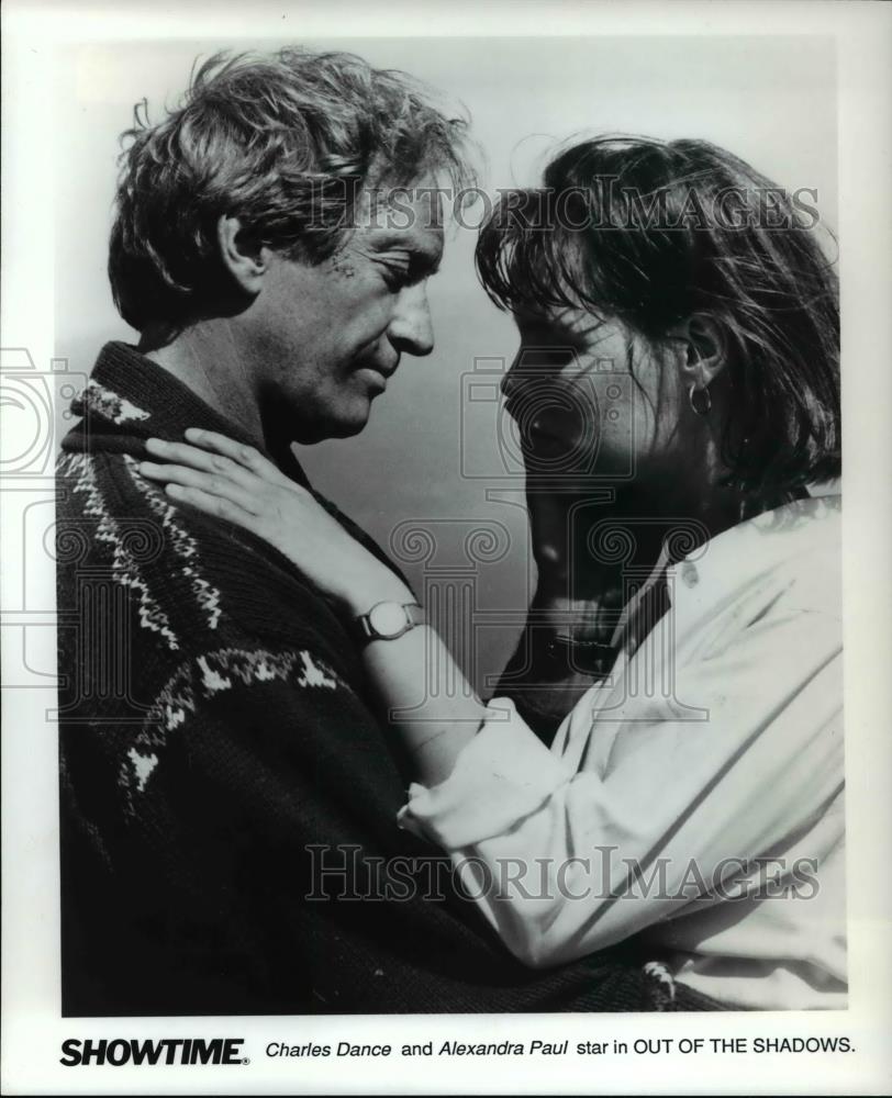 1988 Press Photo Charles Dance and Alexandra Paul star in Out of the Shadows - Historic Images