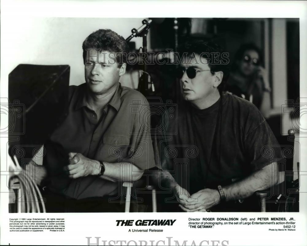 1995 Press Photo Director Roger Donaldson & Peter Menzies Jr in The Getaway - Historic Images