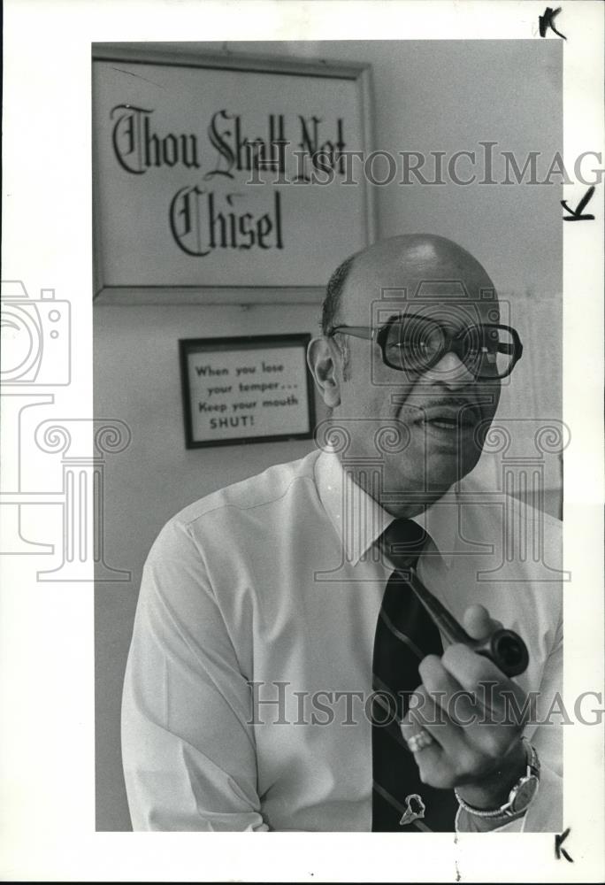1982 Press Photo Leonard L Williams of Small Claims Division Municipal Court. - Historic Images