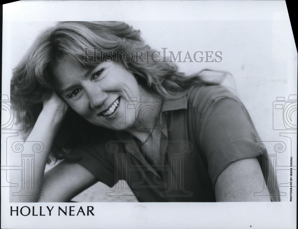 1984 Press Photo Holly Near Oberlin College Ohio - Historic Images