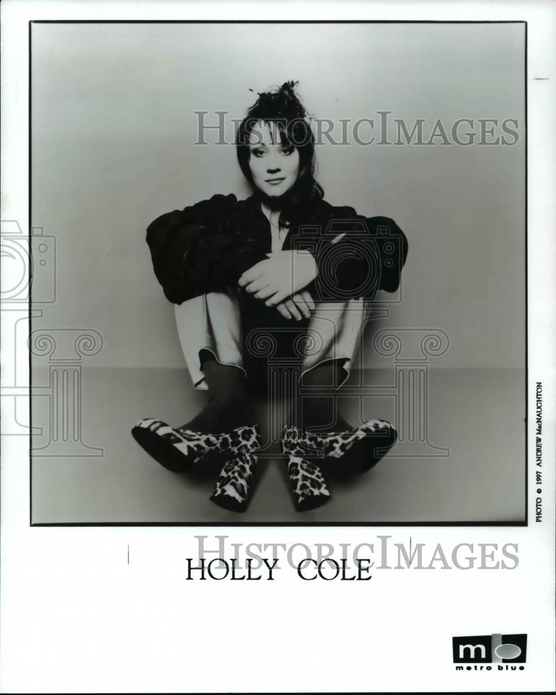 1997 Press Photo Holly Cole Canadian Jazz Singer - 874 - Historic Images