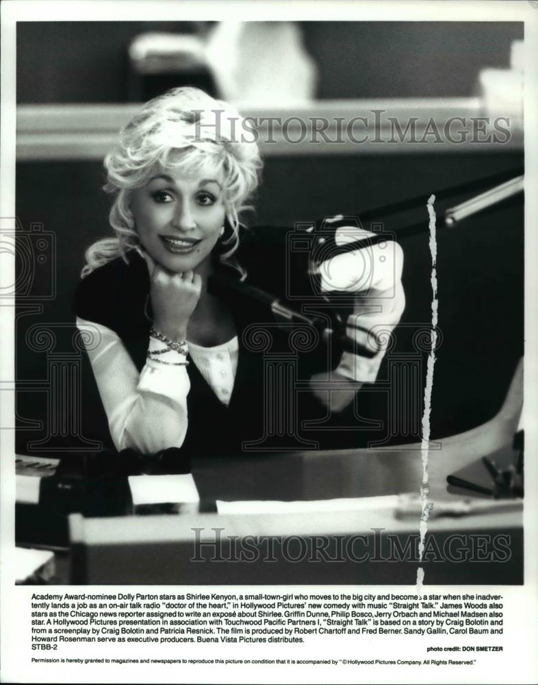 1992 Press Photo Dolly Parton in Straight Talk - Historic Images