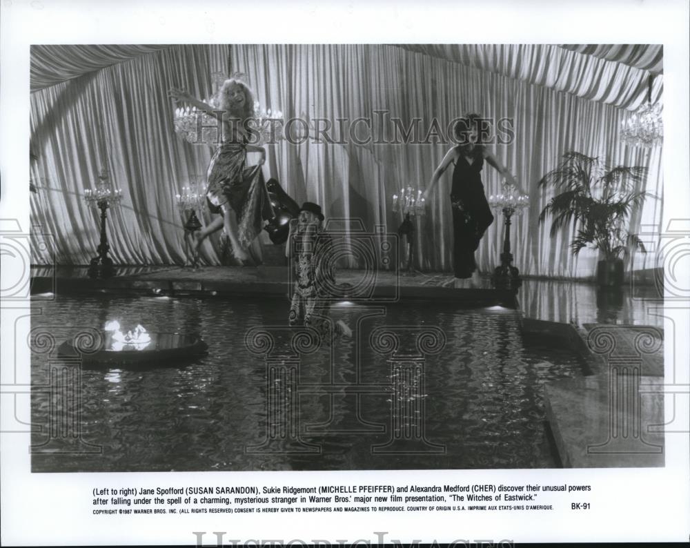 Press Photo Warner Brother&#39;s The Witches Of Eastwick with Cher, Susan Sarandon, - Historic Images