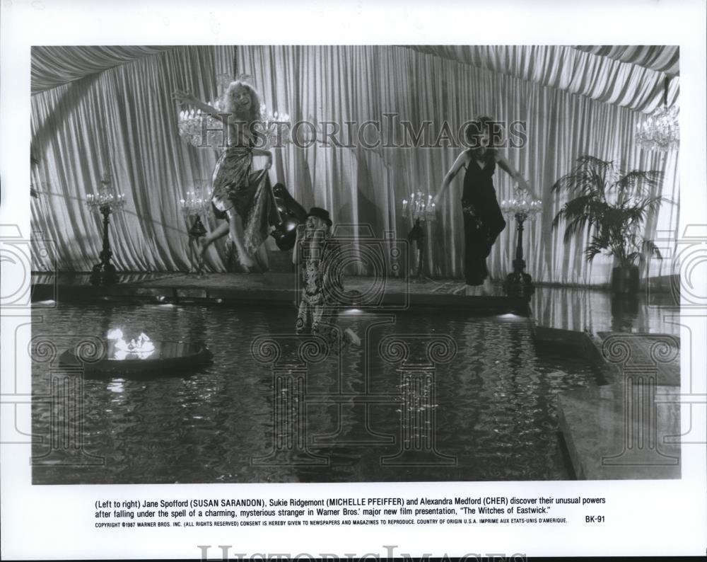 Press Photo Warner Brother's The Witches Of Eastwick with Cher, Susan Sarandon, - Historic Images