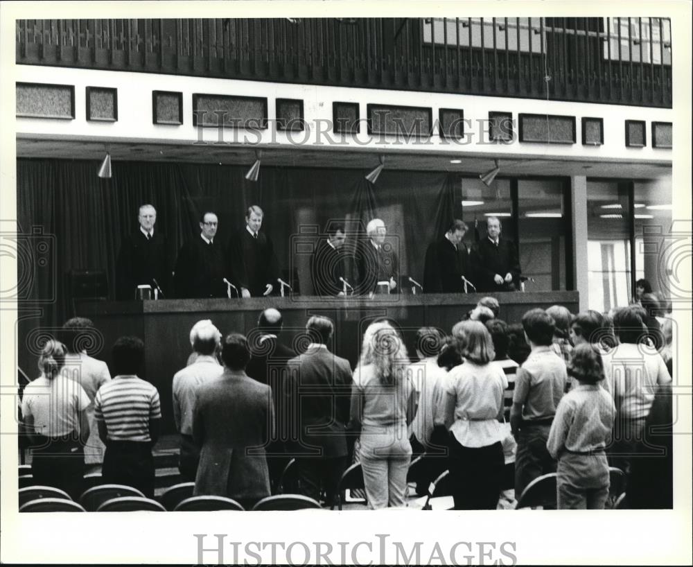1979 Press Photo Ohio Supreme Court Justices visit Lorain Comm College - 253 - Historic Images