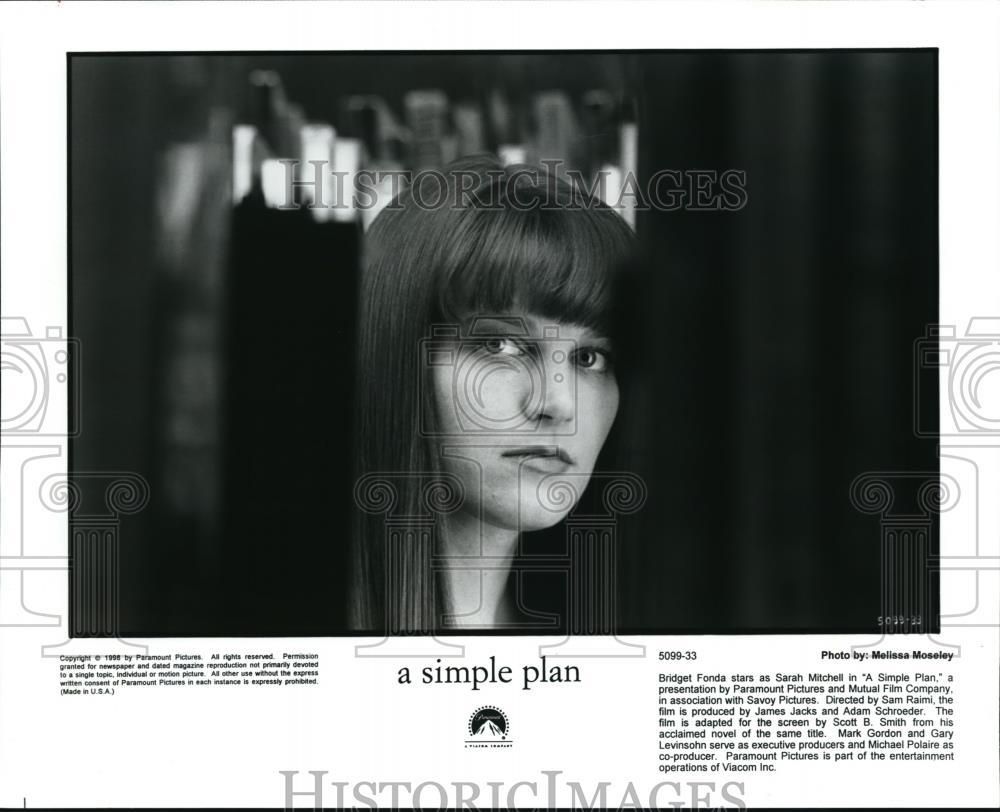 1999 Press Photo Bridget Fonda stars as Sarah Mitchell in A Simple Plan - Historic Images