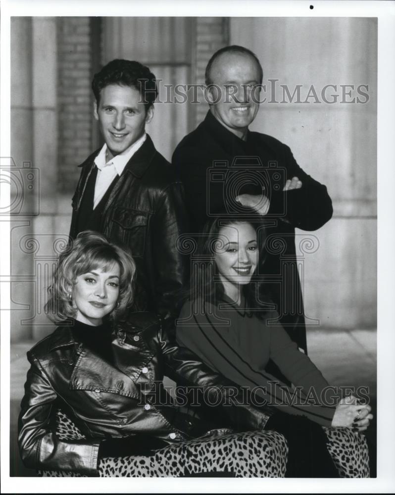 Undated Press Photo Mark Feuerstein Jonathan Banks Sharon Lawrence Leah Remini - Historic Images