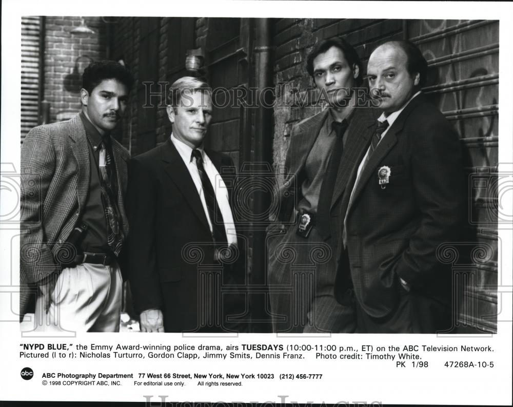 1998 Press Photo Nicholas Turturro, Gordon Clapp &amp; Cast of NYPD Blue - Historic Images