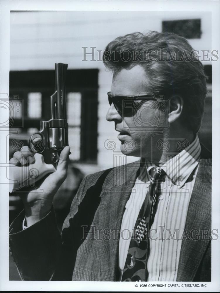 1986 Press Photo David Rasche in Sledge Hammer - Historic Images
