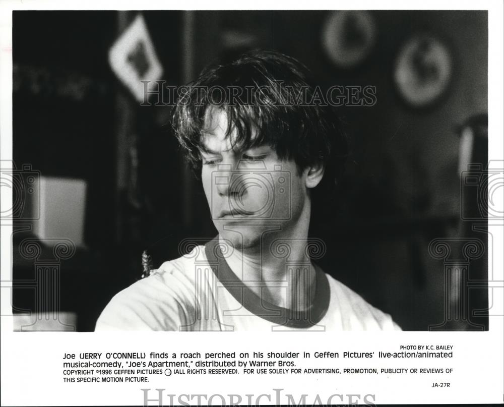 1996 Press Photo Jerry O&#39;Connell in Joe&#39;s Apartment - cvp57284 - Historic Images