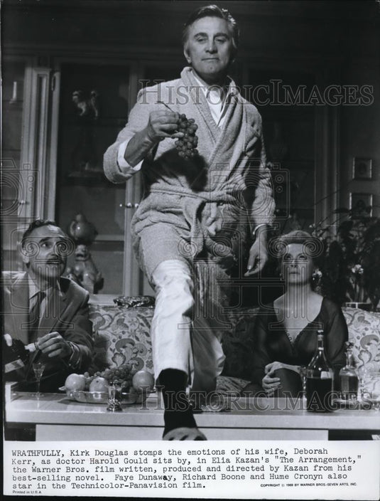 1970 Press Photo Warner Brothers presents The Arrangement with Kirk Douglas and - Historic Images