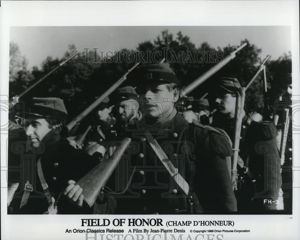 1989 Press Photo Frederic Mayer Cris Campion Field Of Honor - Historic Images