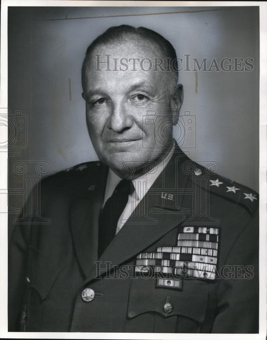 1982 Press Photo Lt Gen Arthur Trudeau, Army chief of research & Devt, speaker - Historic Images