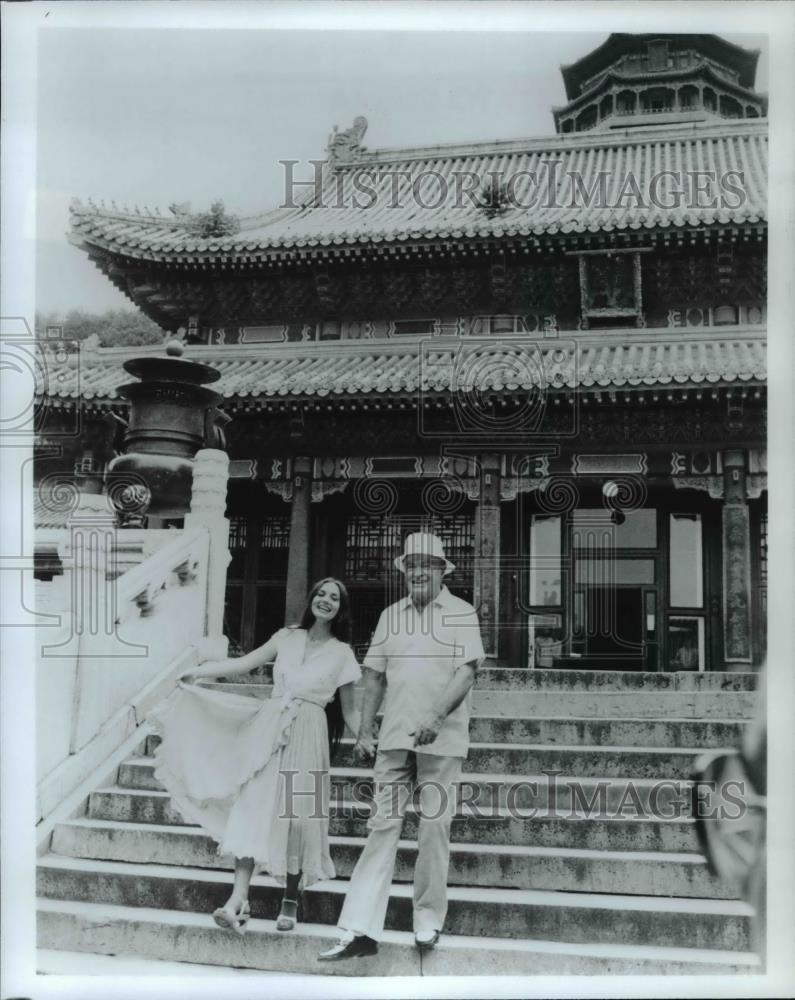 Press Photo Crystal Gayle Bob Hope Bob Hope On The Road To China - Historic Images