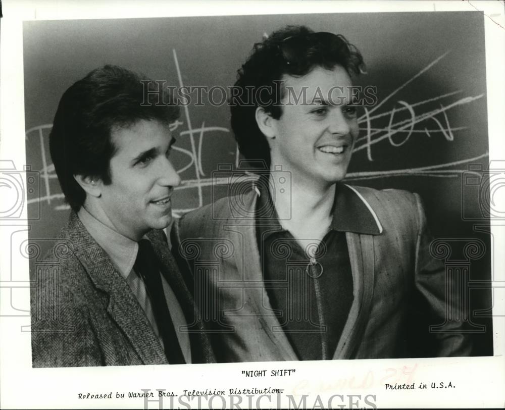 1989 Press Photo Henry Winkler and Michael Keaton star in Night Shift - Historic Images
