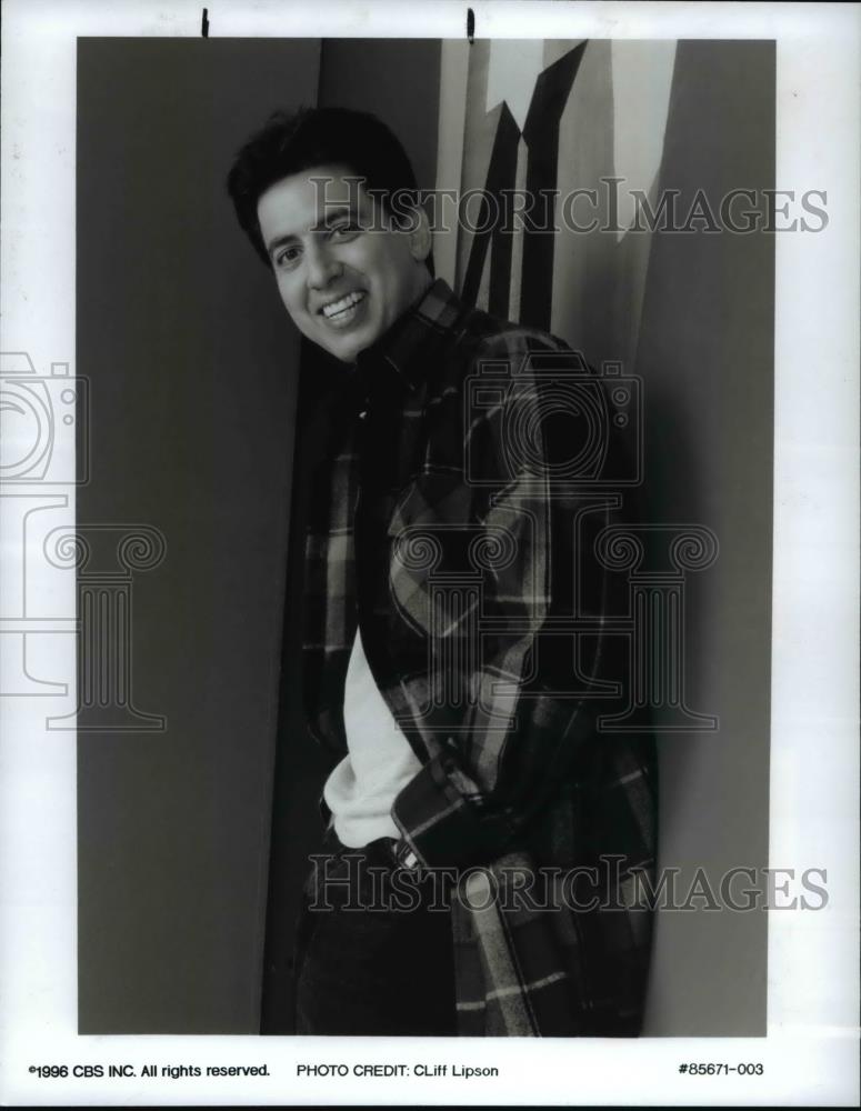 1998 Press Photo CBS presents Ray Romano in Everybody Loves Raymond - cvp76024 - Historic Images