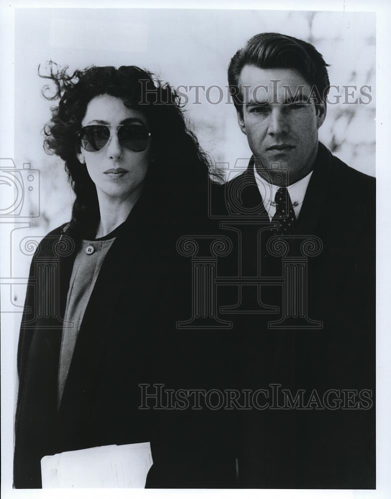 1990 Press Photo Cher and Dennis Quaid in Suspect - cvp69029 - Historic Images