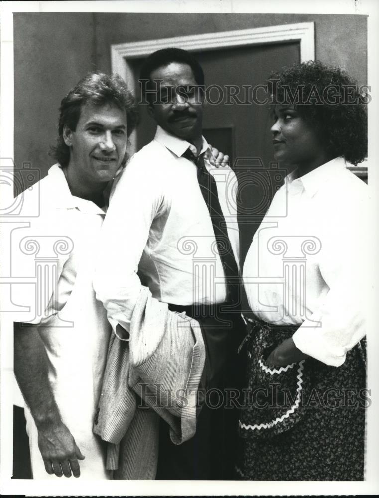 1988 Press Photo Don Yesso, Tim Reid, Francesca P Roberts in Frank&#39;s Place - Historic Images
