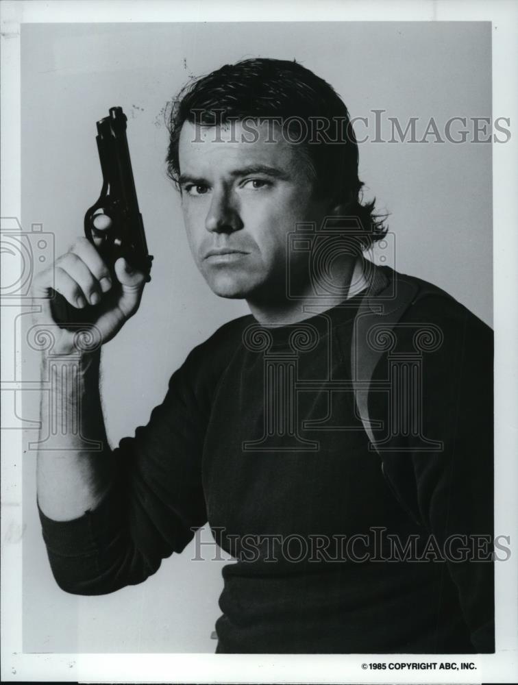 1985 Press Photo Robert Urich in Spenser: For Hire - cvp48586 - Historic Images