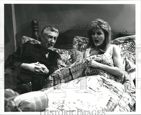 Press Photo Richard Mulligan and Park Overall star in Empty Nest - cvp56570 - Historic Images