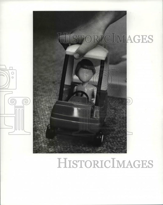 1989 Press Photo The Cozt Coupe being tested in the Little Tikes day care center - Historic Images