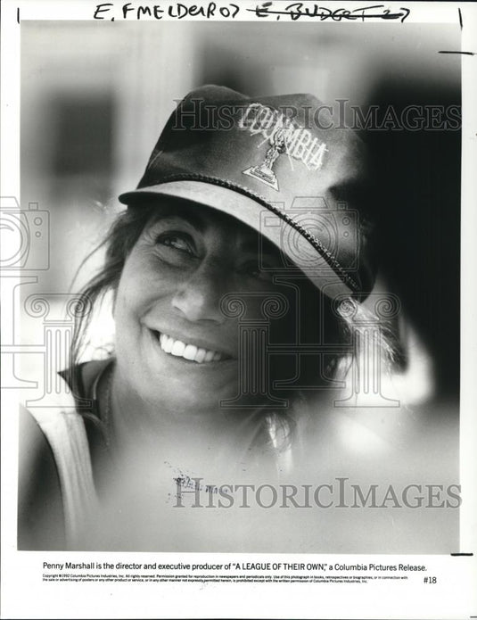 1992 Press Photo Penny Marshall director of A League of Their Own - Historic Images