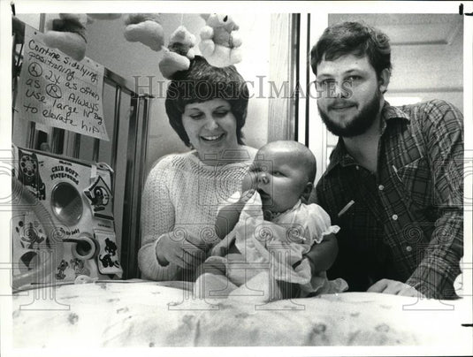 1983 Press Photo Edward and Robin Williams family with baby heather - Historic Images