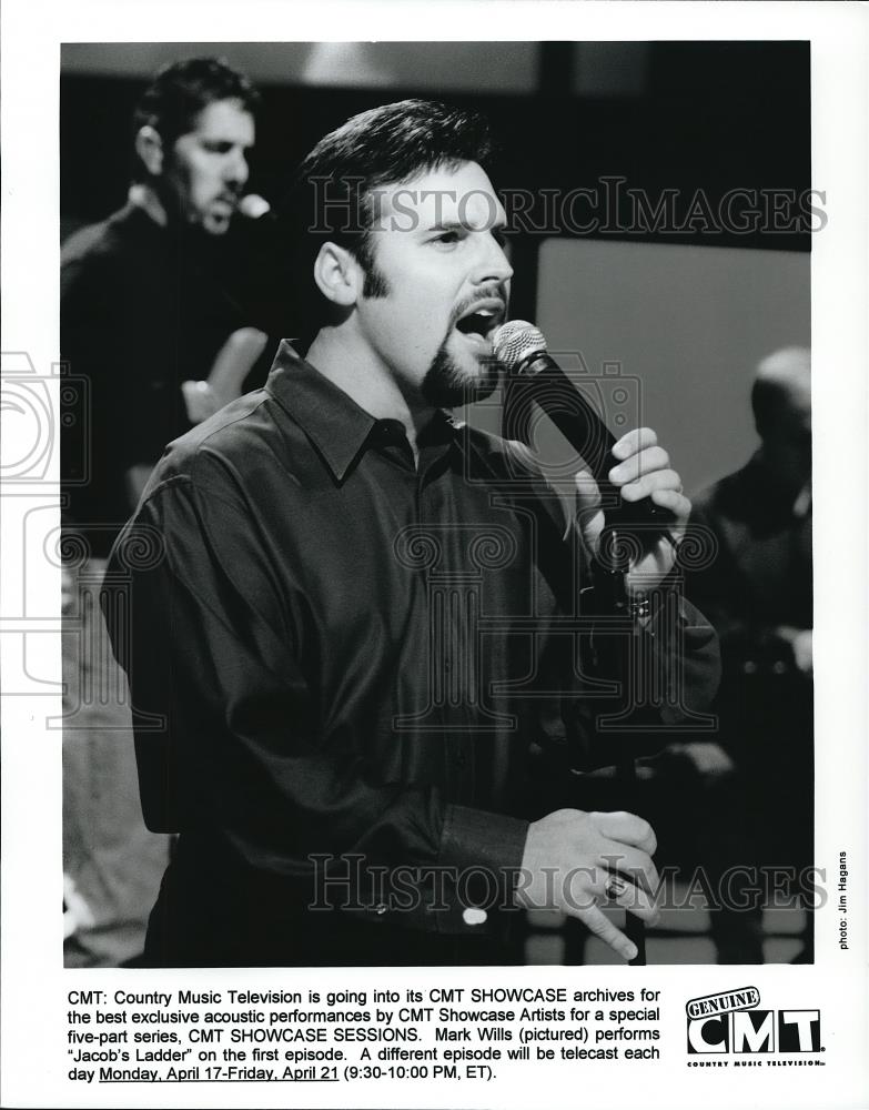 Press Photo CMT presents Mark Willis in CMT Showcase Sessions - cvp68724 - Historic Images