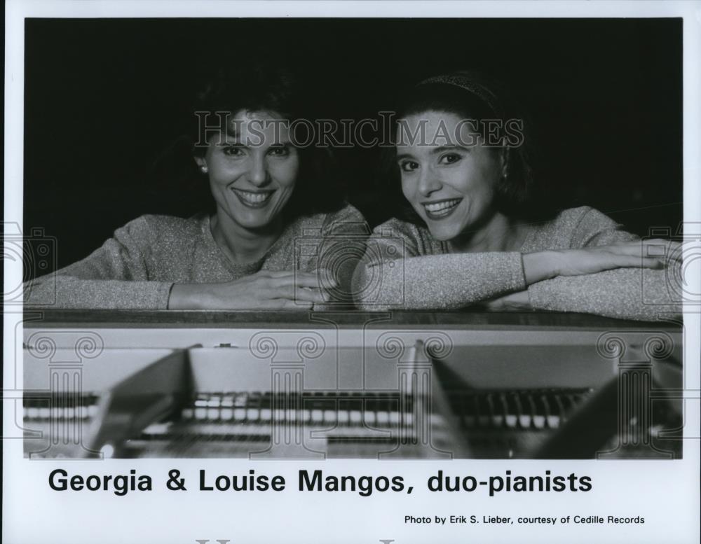 1993 Press Photo Georgia &amp; Louise Mangos Duo-Pianists - Historic Images