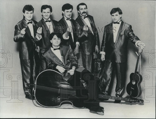 Press Photo Zlatni Dukati Croatian Music Group - cvp56297 - Historic Images