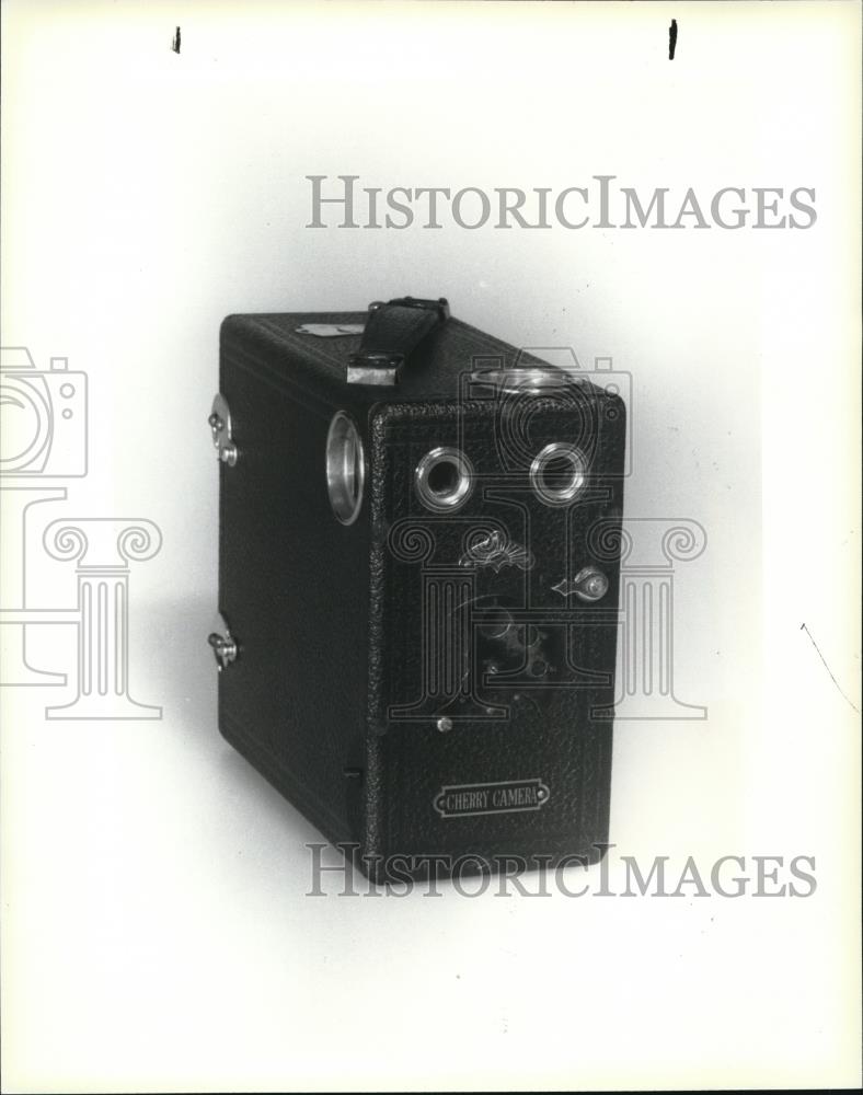 1984 Press Photo The 1903 Cherry Box Camera - cva64700 - Historic Images