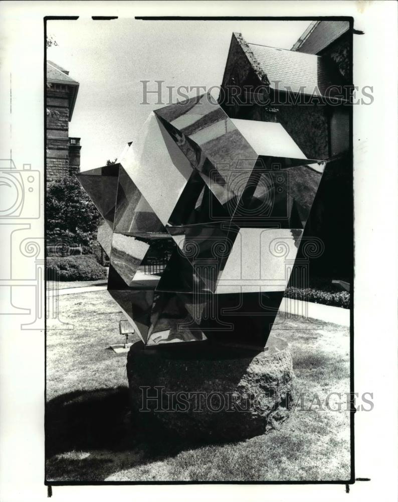 1985 Press Photo The Morning star sculpture by Jon Hudson of CWRU - Historic Images