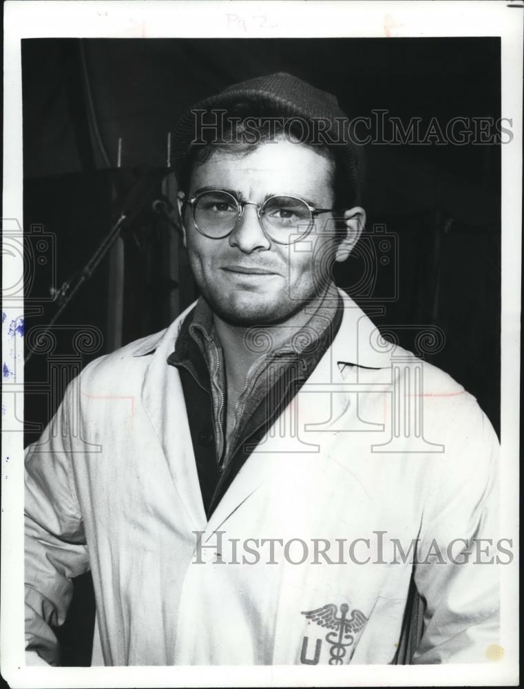 Press Photo TV Program MASH - cvp72880 - Historic Images