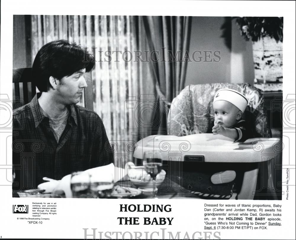 1998 Press Photo Carter and Jordan Kemp Jon Walker in Holding the Baby - Historic Images