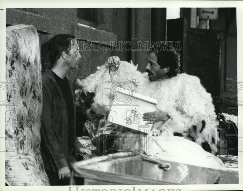 1984 Press Photo Bruce Weitz Ebbe Roe Smith Fowl Play - cvp57566 - Historic Images