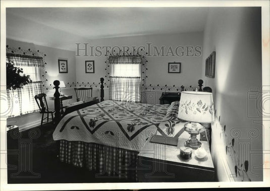 1981 Press Photo Mrs. Gorden Sutton's bedroom - Historic Images